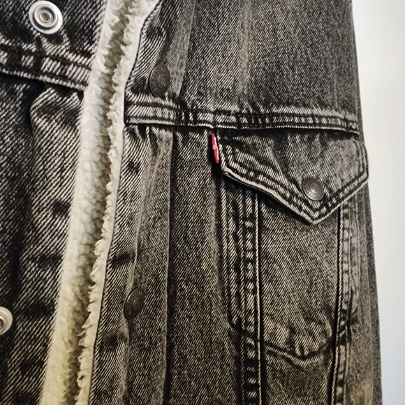 Levi’s Premium Sherpa Trucker Jacket Men’s M | Washed Black Denim | New with Tag - Picture 7 of 12